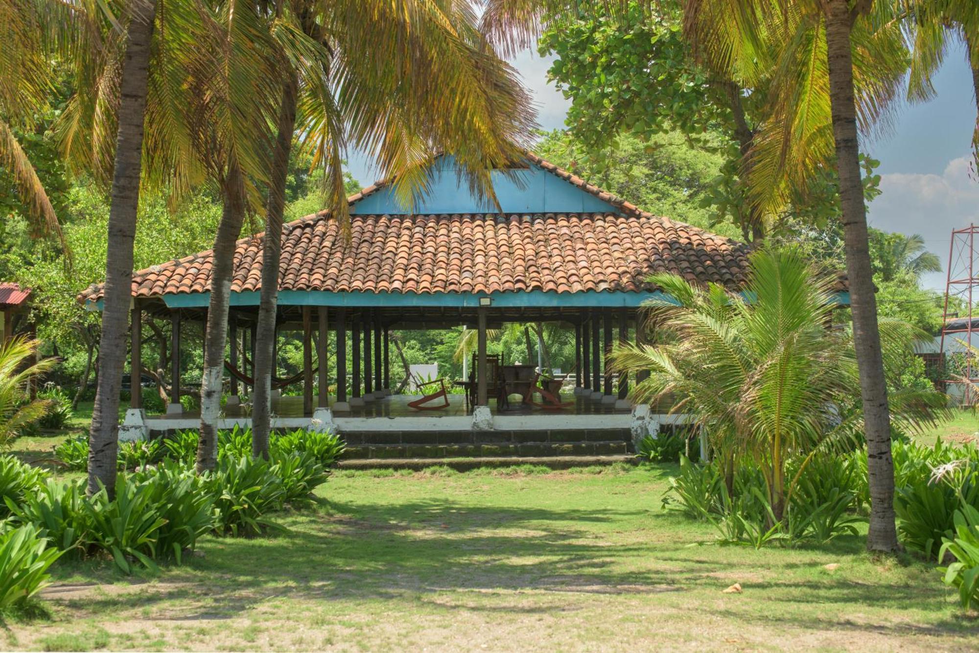 Casa De Playa Los Moncada León Exterior foto